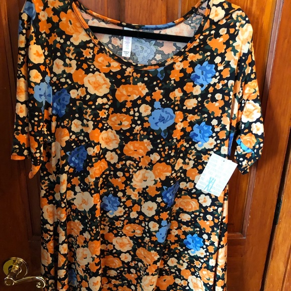 LuLaRoe Tops - Classic t lularoe LuLaRoe Tops - Classic t lularoe
